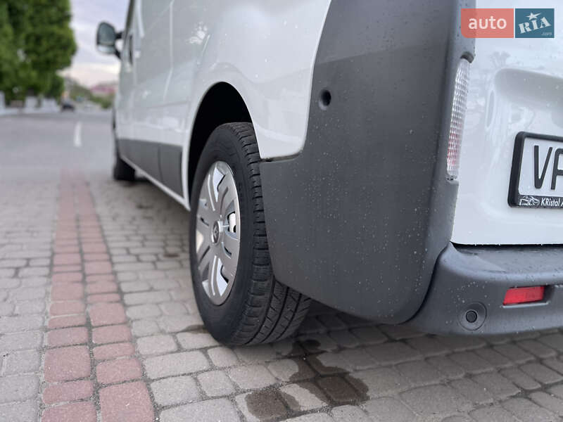Вантажний фургон Renault Trafic 2014 в Радивиліві