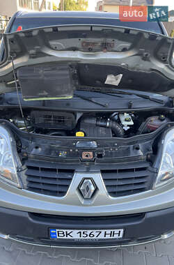 Мінівен Renault Trafic 2012 в 