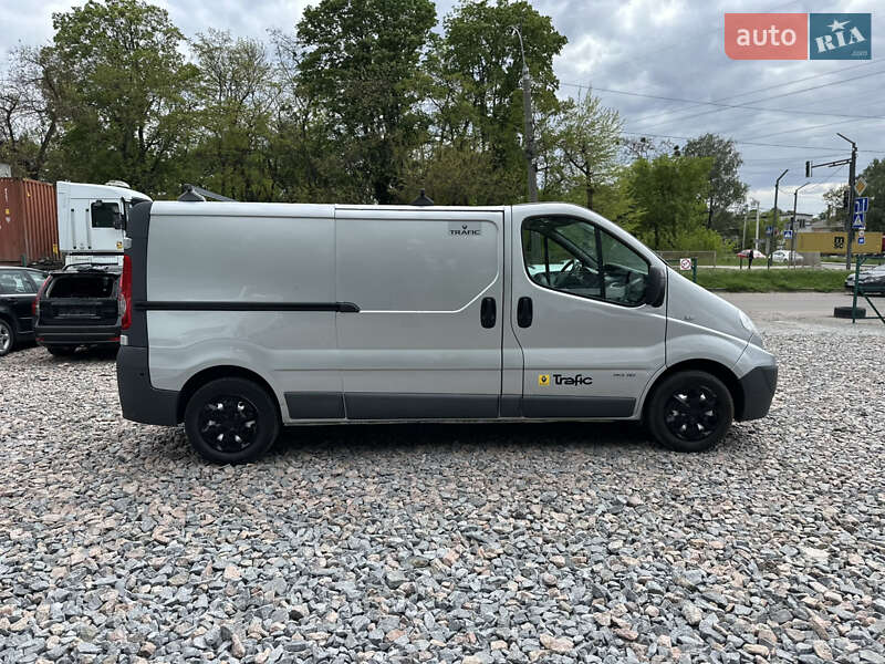 Вантажний фургон Renault Trafic 2013 в Рівному