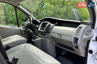 Мінівен Renault Trafic 2011 в 
