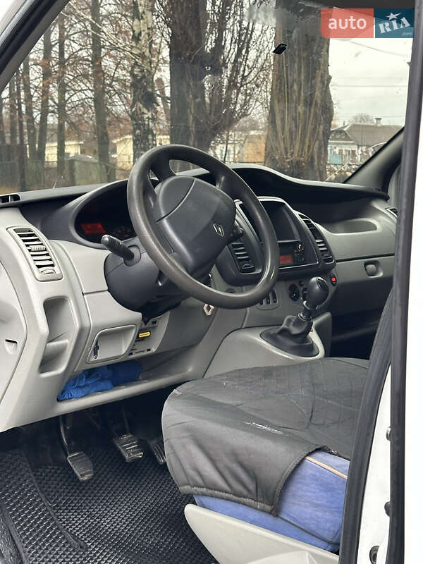 Вантажний фургон Renault Trafic 2011 в Рівному