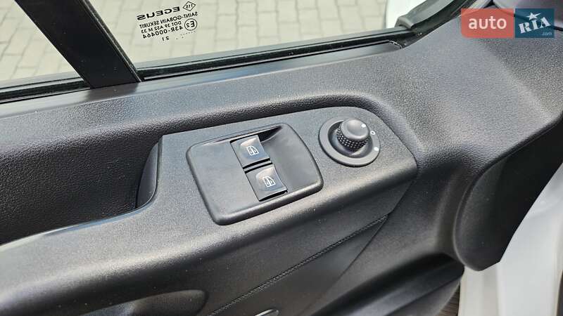 Вантажний фургон Renault Trafic 2021 в Радомишлі