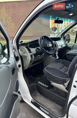 Минивэн Renault Trafic 2004 в 