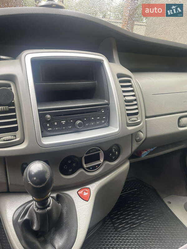 Мінівен Renault Trafic 2010 в Чернівцях