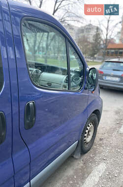 Минивэн Renault Trafic 2005 в 