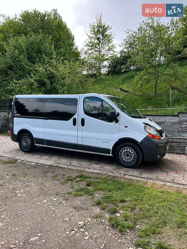 Мінівен Renault Trafic 2006 в Коломиї