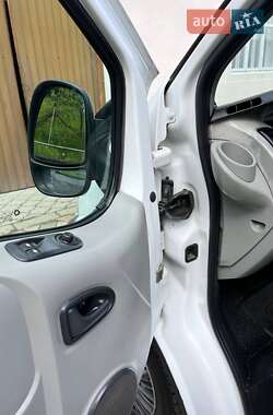 Мінівен Renault Trafic 2006 в 