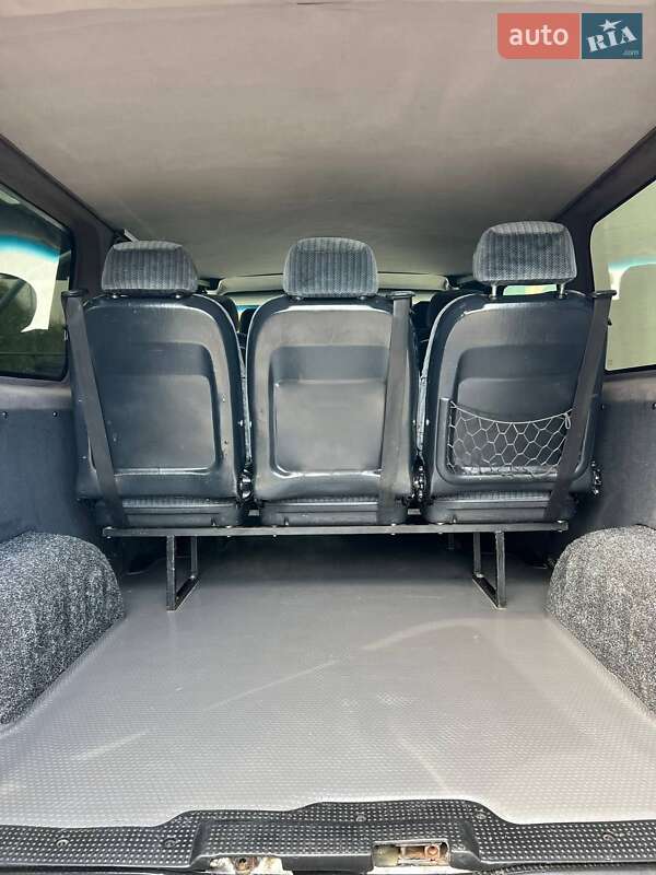 Мінівен Renault Trafic 2006 в Коломиї