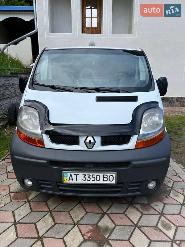 Мінівен Renault Trafic 2006 в Коломиї