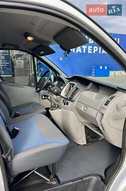 Минивэн Renault Trafic 2013 в 