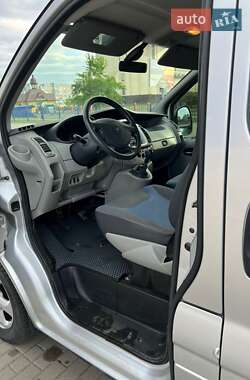 Минивэн Renault Trafic 2013 в 