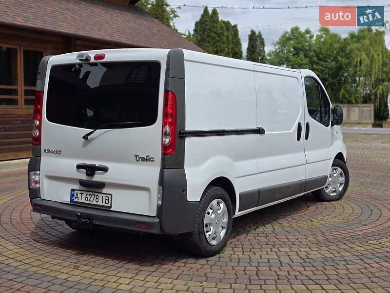 Грузовой фургон Renault Trafic 2012 в Косове