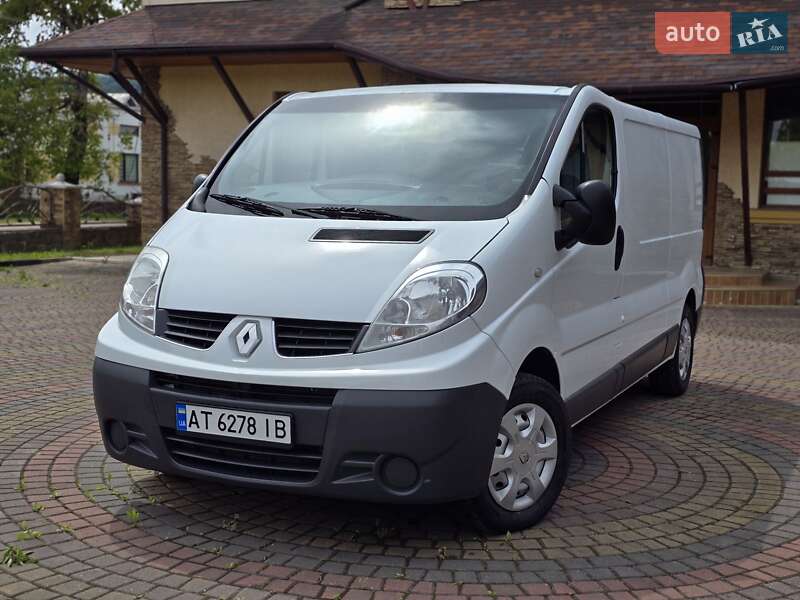 Грузовой фургон Renault Trafic 2012 в Косове