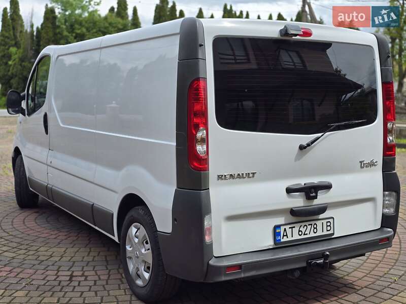 Грузовой фургон Renault Trafic 2012 в Косове