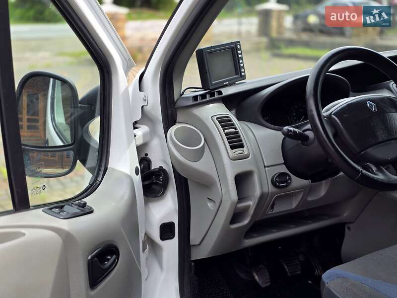 Грузовой фургон Renault Trafic 2012 в Косове