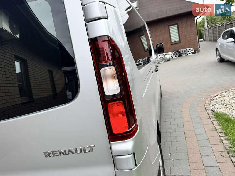 Минивэн Renault Trafic 2018 в Дубно