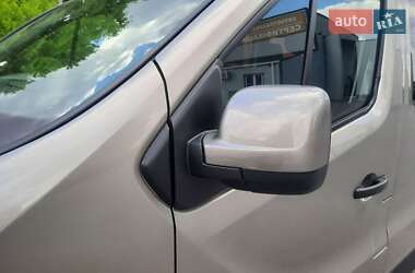 Мінівен Renault Trafic 2017 в 
