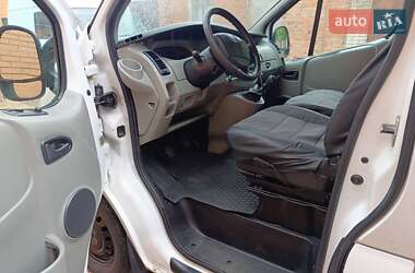 Грузопассажирский фургон Renault Trafic 2006 в 