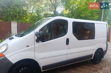 Грузопассажирский фургон Renault Trafic 2006 в 