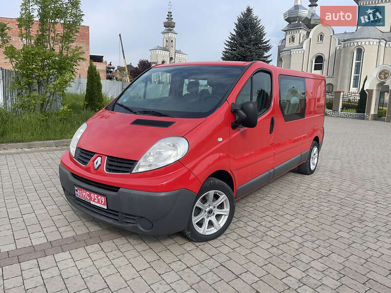 Грузовой фургон Renault Trafic 2014 в 