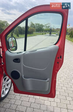 Грузовой фургон Renault Trafic 2014 в 