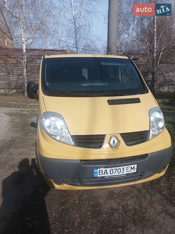 Мінівен Renault Trafic 2012 в Помічній