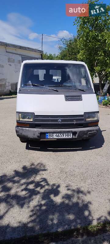 Грузовой фургон Renault Trafic 1990 в 