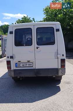 Грузовой фургон Renault Trafic 1990 в 