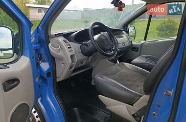 Мінівен Renault Trafic 2011 в 