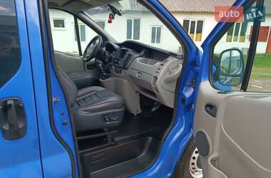Мінівен Renault Trafic 2011 в 