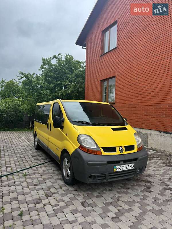 Минивэн Renault Trafic 2005 в 