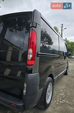 Минивэн Renault Trafic 2007 в 
