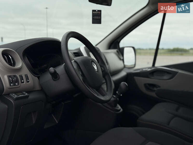 Мінівен Renault Trafic 2015 в Радивиліві