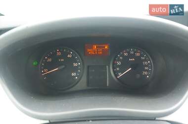 Грузовой фургон Renault Trafic 2013 в 