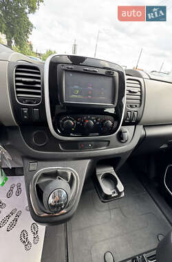 Грузопассажирский фургон Renault Trafic 2018 в 