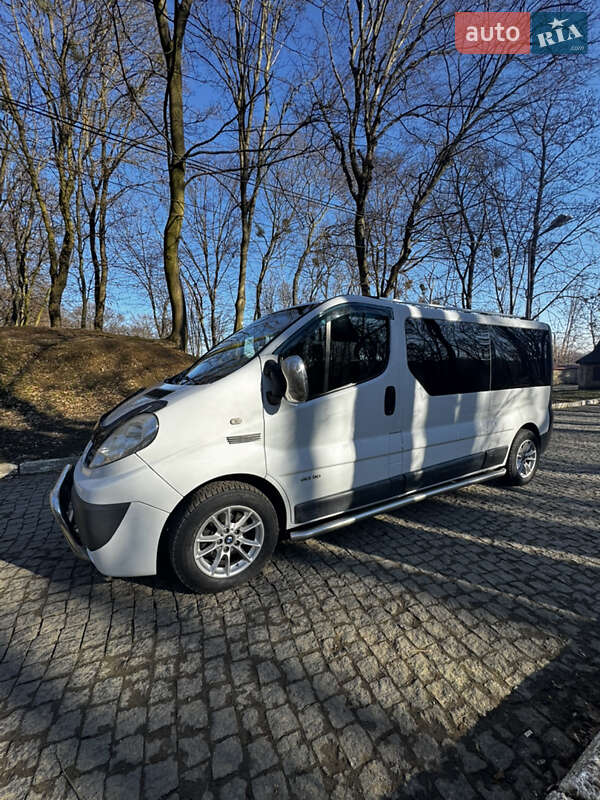 Минивэн Renault Trafic 2008 в Черновцах