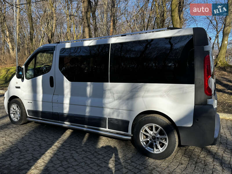 Минивэн Renault Trafic 2008 в Черновцах