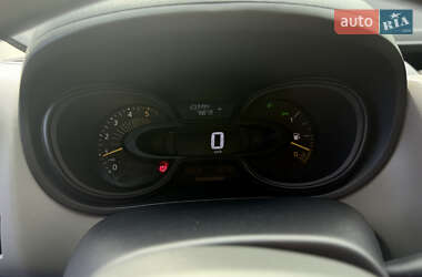 Грузовой фургон Renault Trafic 2015 в 