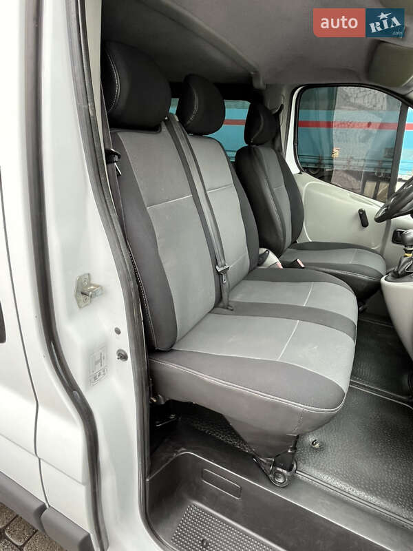 Минивэн Renault Trafic 2005 в Радивилове