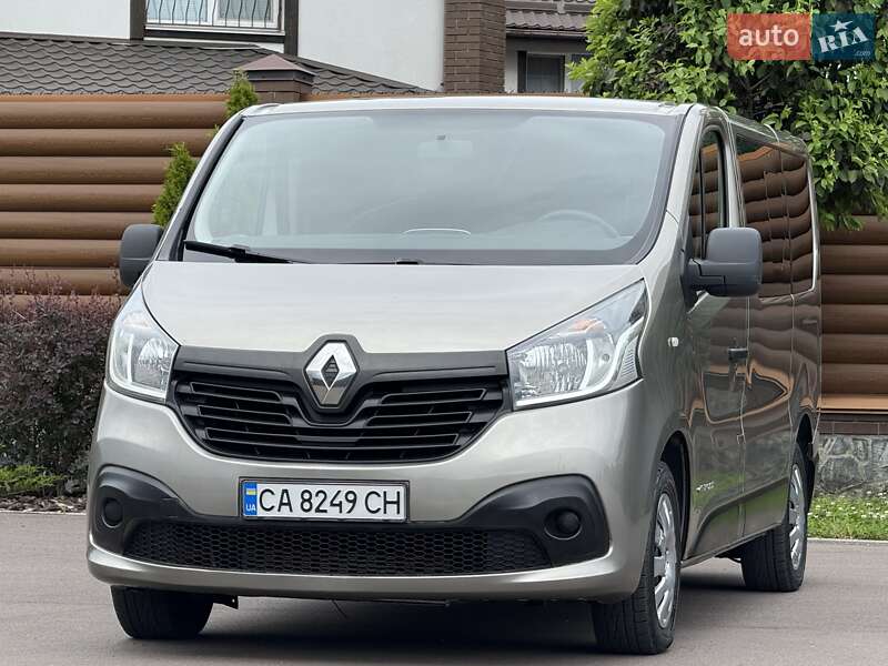 Мінівен Renault Trafic 2015 в 