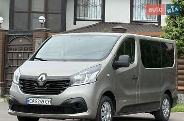 Мінівен Renault Trafic 2015 в 