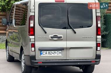 Мінівен Renault Trafic 2015 в 