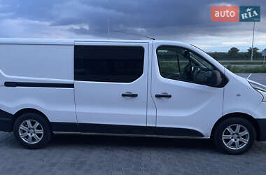Грузопассажирский фургон Renault Trafic 2016 в 