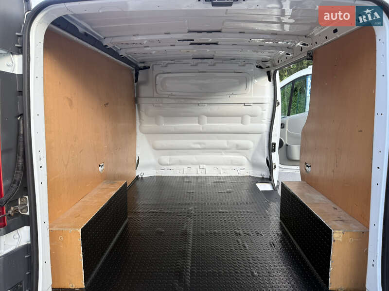 Вантажний фургон Renault Trafic 2012 в Старокостянтинові