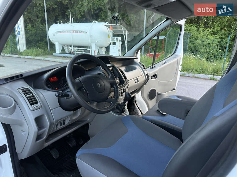Вантажний фургон Renault Trafic 2012 в Старокостянтинові