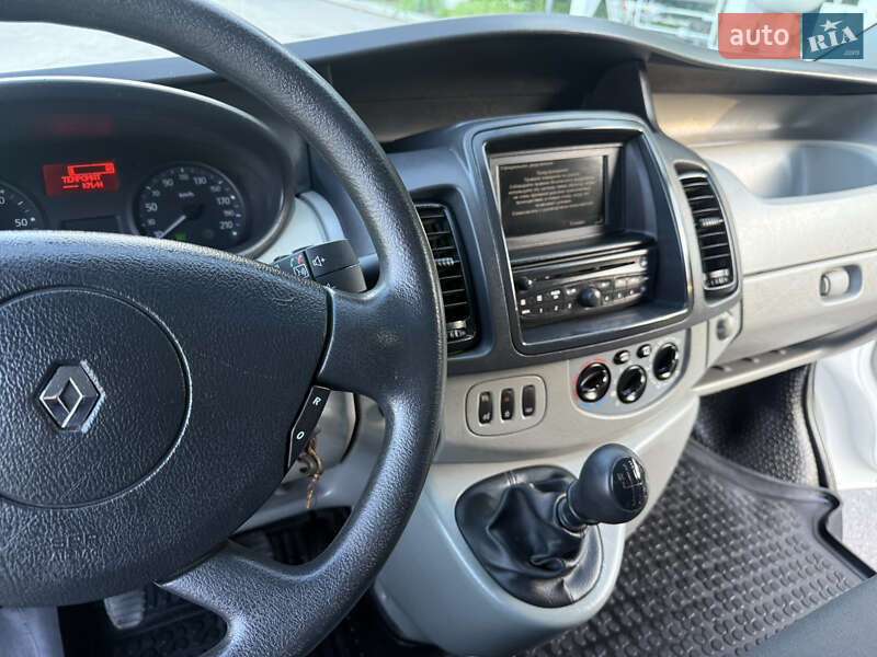 Вантажний фургон Renault Trafic 2012 в Старокостянтинові