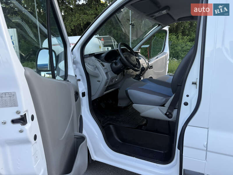 Вантажний фургон Renault Trafic 2012 в Старокостянтинові