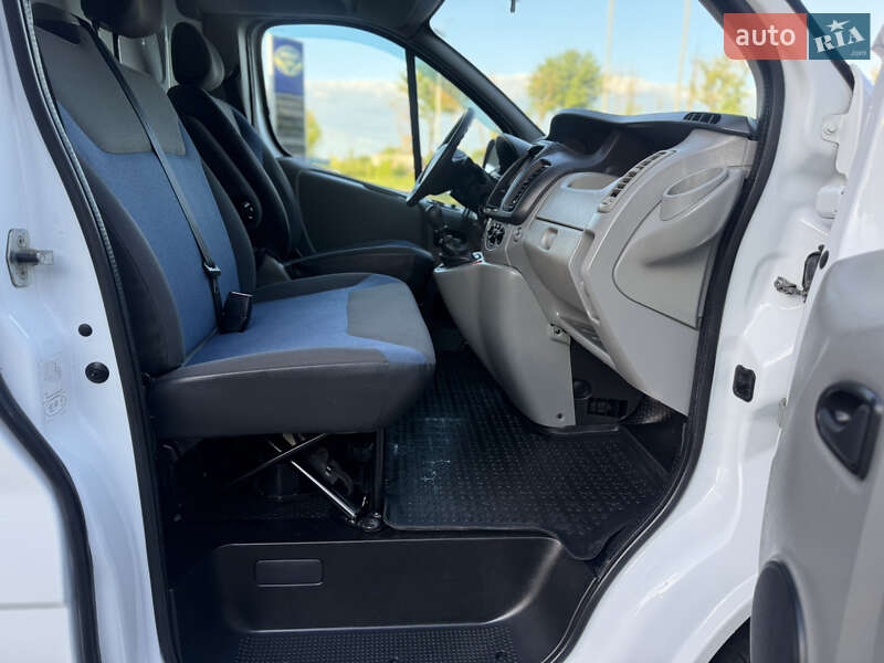 Вантажний фургон Renault Trafic 2012 в Старокостянтинові