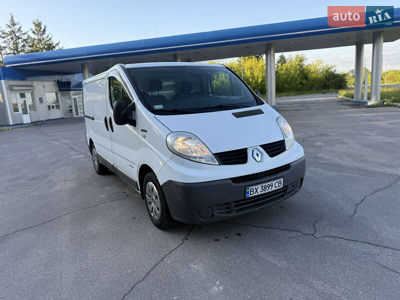 Вантажний фургон Renault Trafic 2012 в Старокостянтинові