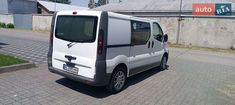 Минивэн Renault Trafic 2003 в Стрые